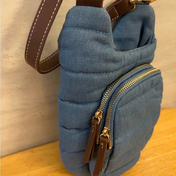 WanderFull Original HydroBag in a quilted denim material. - Picture 3 of 13